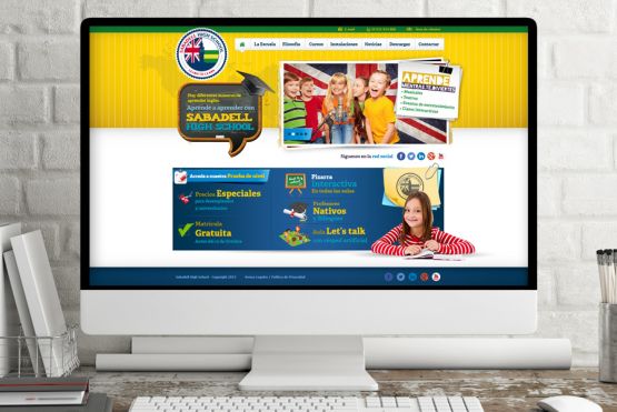 Diseño Dípticos y trípticos Sabadell High Scholl
